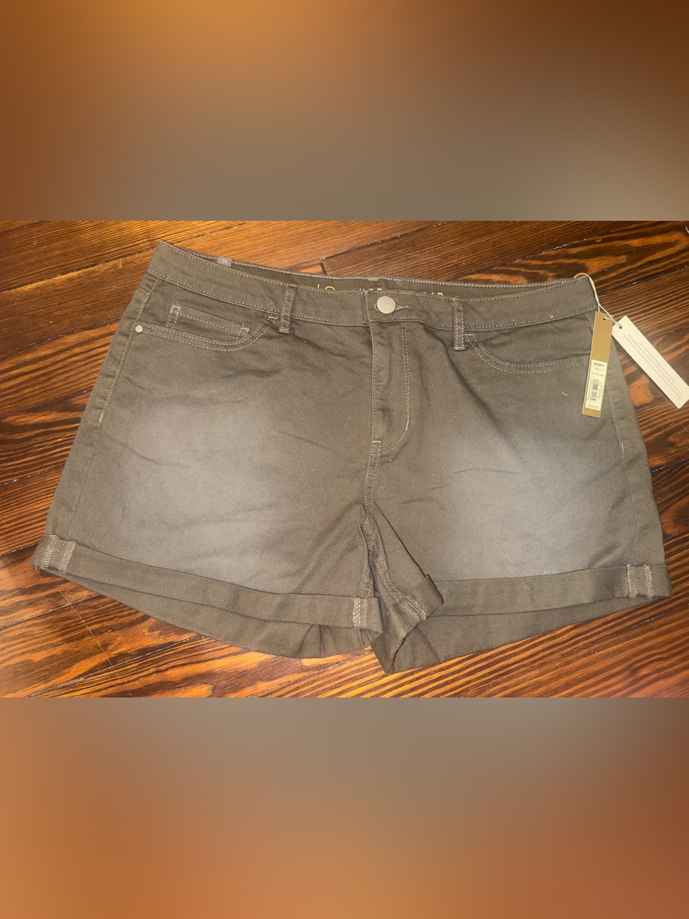 LC Lauren Conrad Women’s Army Green Cuffed Chino Shorts Size 14 NWT